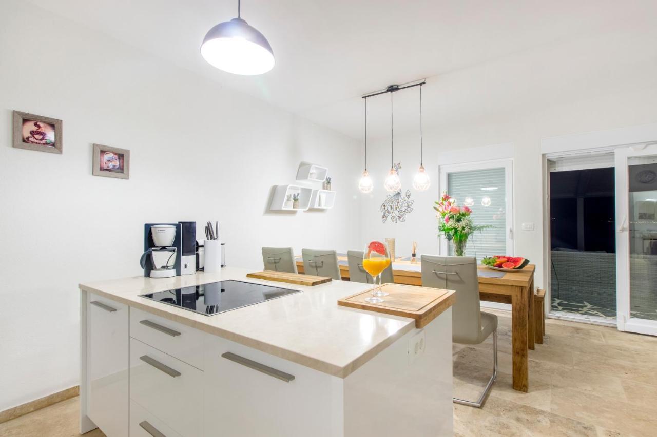 Apartmán Dalmata Lounge Starigrad Paklenica Exteriér fotografie