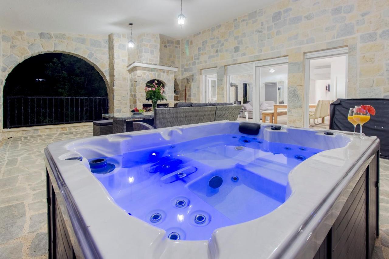 Apartmán Dalmata Lounge Starigrad Paklenica Exteriér fotografie