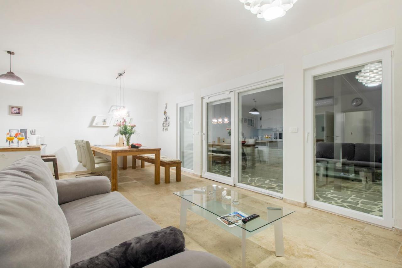 Apartmán Dalmata Lounge Starigrad Paklenica Exteriér fotografie