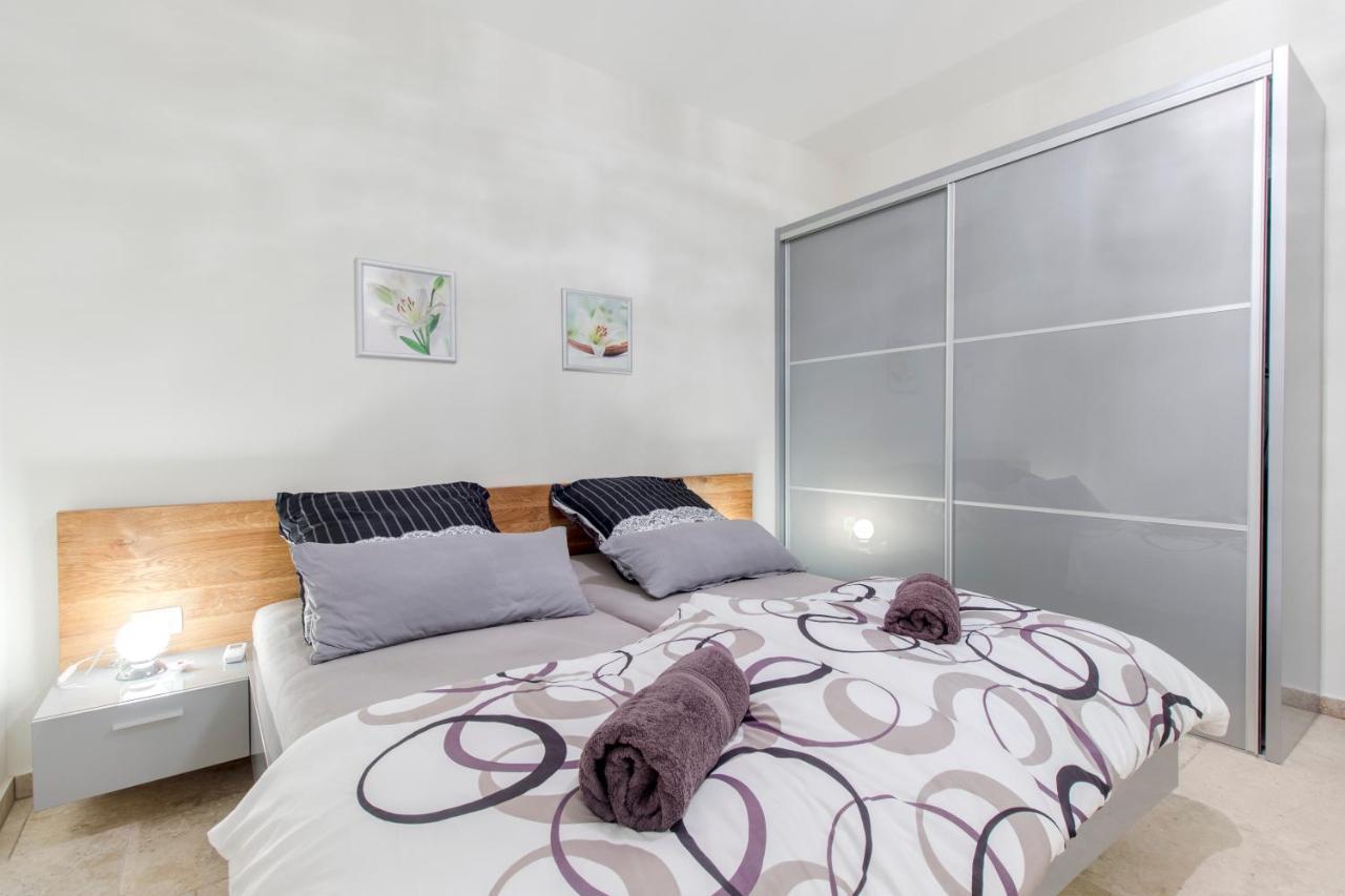 Apartmán Dalmata Lounge Starigrad Paklenica Exteriér fotografie